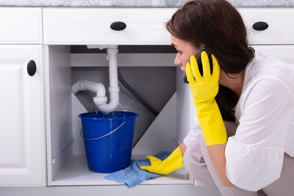 7 Reasons to Call an Emergency Plumber - The Essential Construction Journal